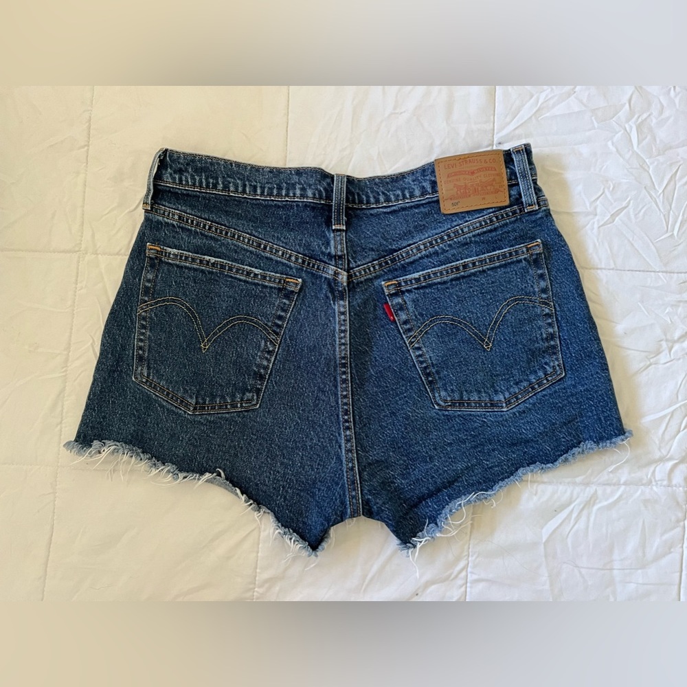 LEVIS SHORTS - Picture 3 of 3